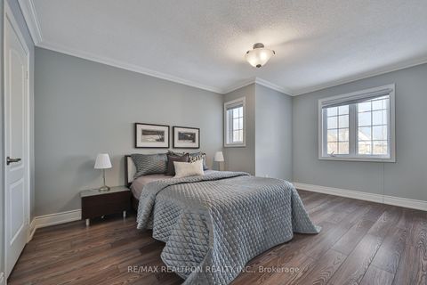 Photo 13 at 14 Daphnia Drive, Patterson, Vaughan