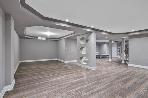 Photo 18 at 14 Daphnia Drive, Patterson, Vaughan