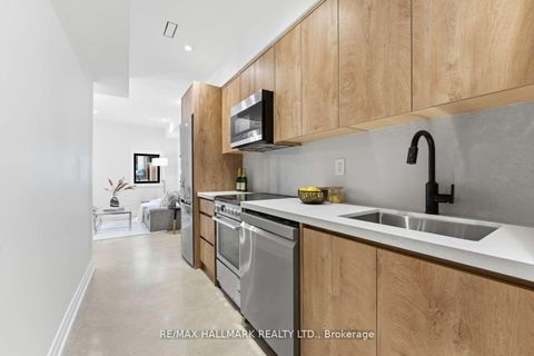 Photo 31 at 90 Garden Avenue, Roncesvalles, Toronto