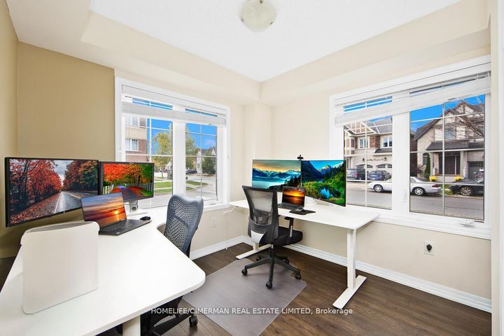 Photo 3 at 335 Ellen Davidson Drive, GO Glenorchy, Oakville