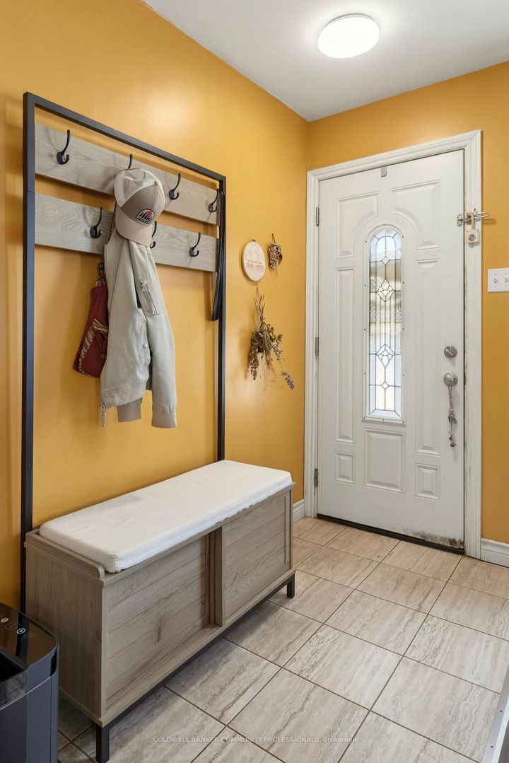 Photo 5 at 364 Tragina Avenue N, Homeside, Hamilton