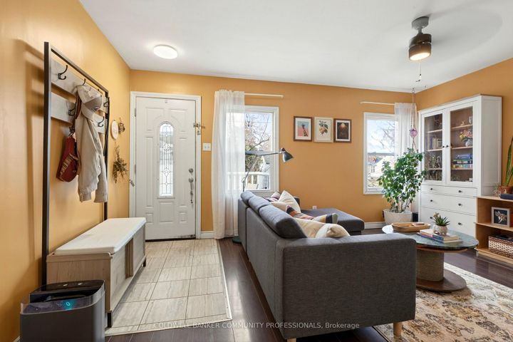 Photo 6 at 364 Tragina Avenue N, Homeside, Hamilton