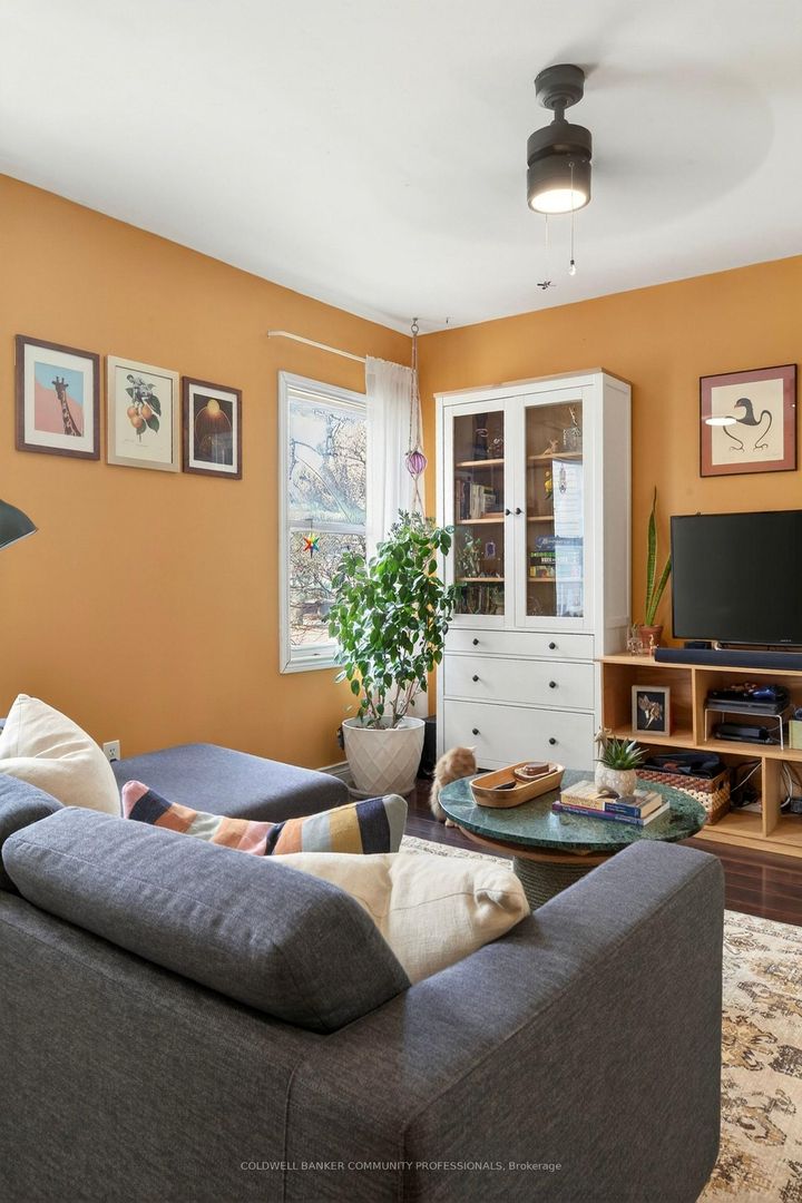 Photo 8 at 364 Tragina Avenue N, Homeside, Hamilton