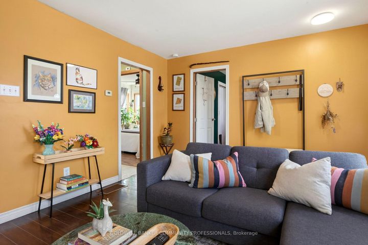 Photo 11 at 364 Tragina Avenue N, Homeside, Hamilton