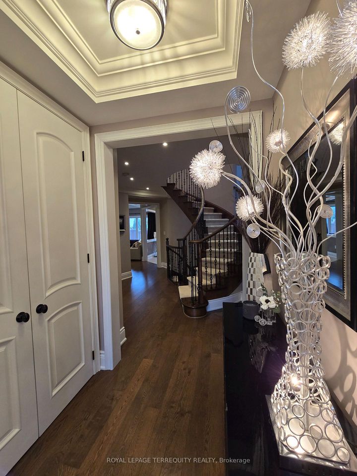 Photo 3 at 19 Black Diamond Crescent, Credit Valley, Brampton