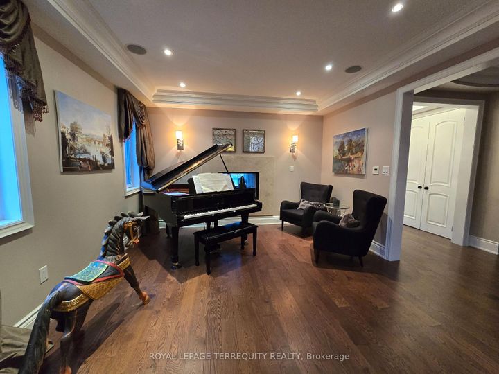 Photo 8 at 19 Black Diamond Crescent, Credit Valley, Brampton