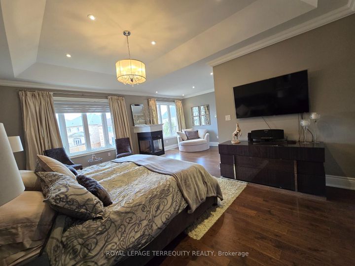 Photo 21 at 19 Black Diamond Crescent, Credit Valley, Brampton