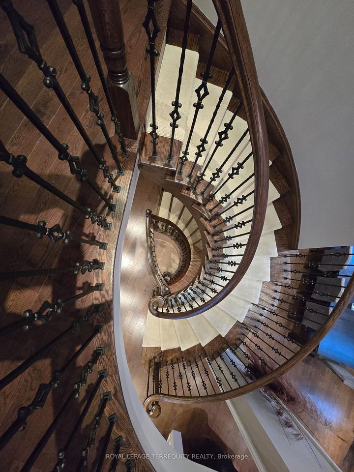 Photo 32 at 19 Black Diamond Crescent, Credit Valley, Brampton