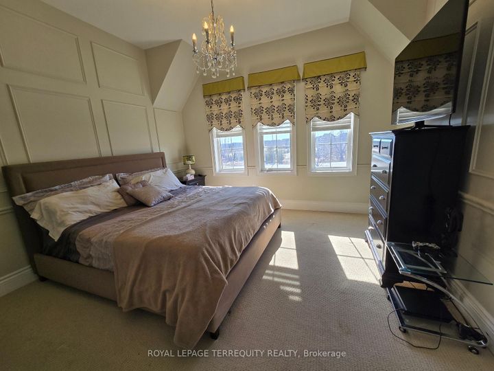 Photo 33 at 19 Black Diamond Crescent, Credit Valley, Brampton