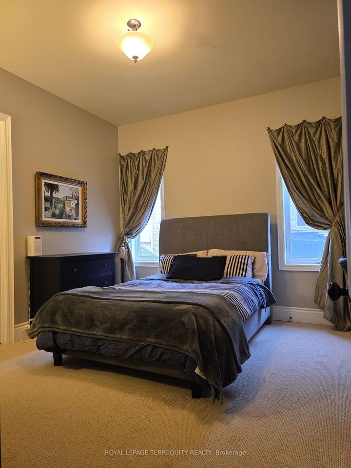 Photo 35 at 19 Black Diamond Crescent, Credit Valley, Brampton