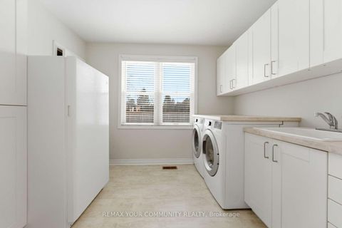 Photo 16 at 154 Hollingsworth Drive, King City, King