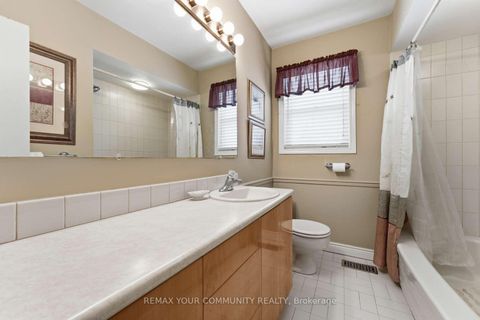 Photo 22 at 154 Hollingsworth Drive, King City, King