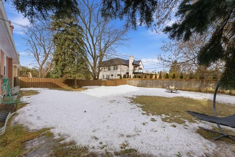 Photo 36 at 154 Hollingsworth Drive, King City, King