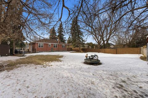 Photo 37 at 154 Hollingsworth Drive, King City, King