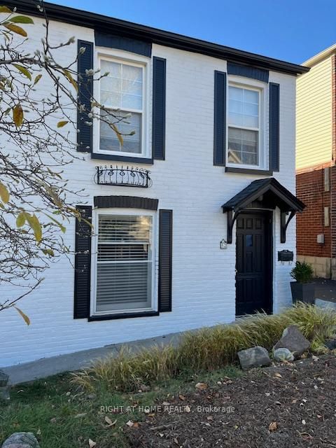 Photo 2 at 52 Beresford Avenue, Swansea, Toronto