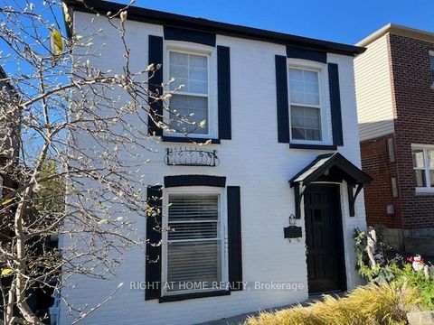 Photo 5 at 52 Beresford Avenue, Swansea, Toronto