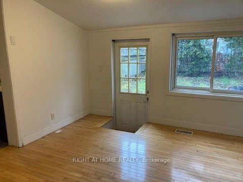 Photo 11 at 52 Beresford Avenue, Swansea, Toronto