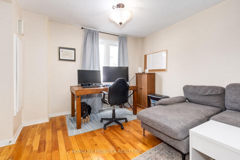 Photo 7 at 814 - 75 Weldrick Road E, Observatory, Richmond Hill