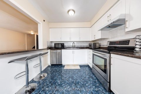 Photo 9 at 814 - 75 Weldrick Road E, Observatory, Richmond Hill