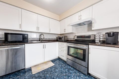 Photo 10 at 814 - 75 Weldrick Road E, Observatory, Richmond Hill