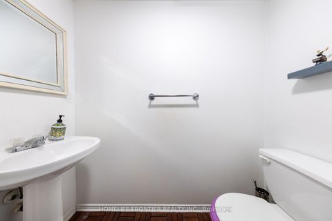 Photo 13 at 814 - 75 Weldrick Road E, Observatory, Richmond Hill