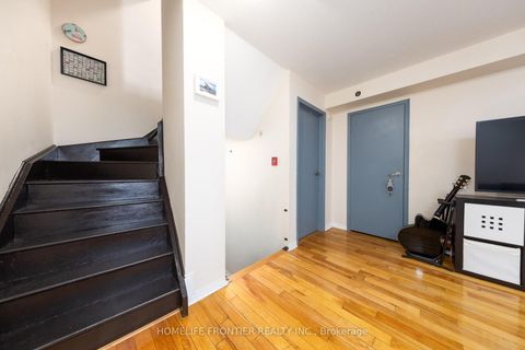 Photo 15 at 814 - 75 Weldrick Road E, Observatory, Richmond Hill