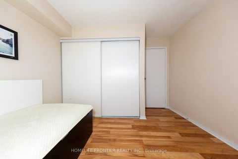 Photo 19 at 814 - 75 Weldrick Road E, Observatory, Richmond Hill