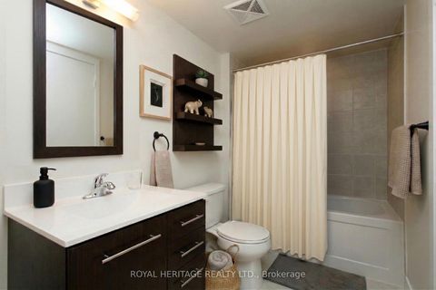 Photo 6 at 100 Western Battery Road, Niagara, Toronto