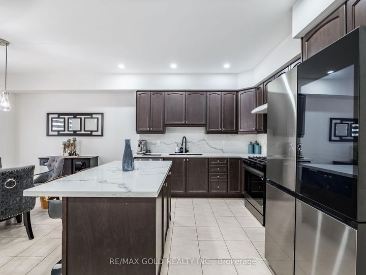 Photo 11 at 12 Hines Street, Northwest Brampton, Brampton