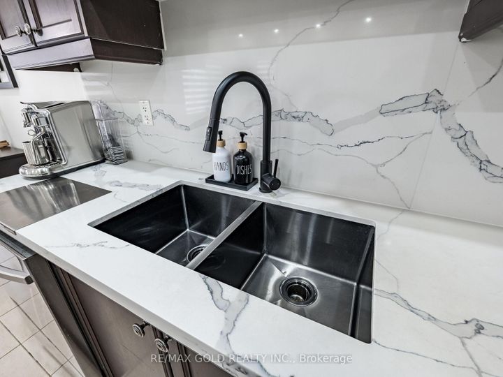 Photo 15 at 12 Hines Street, Northwest Brampton, Brampton