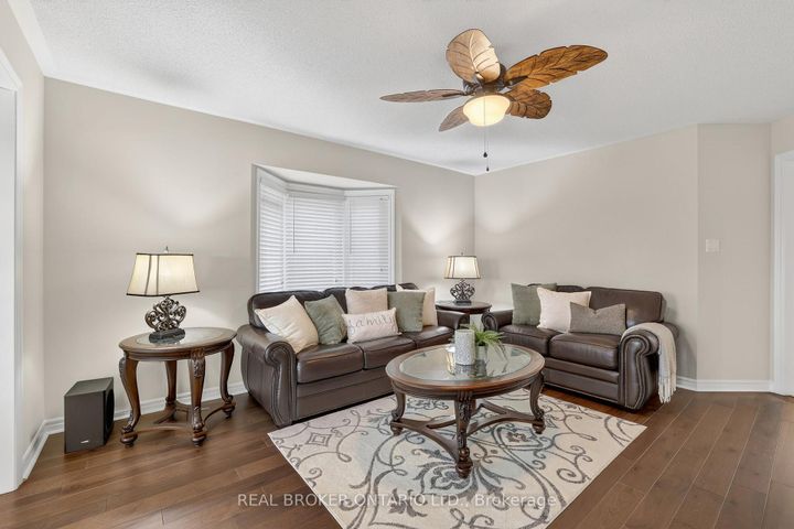 Photo 11 at 142 Widdifield Avenue, Armitage, Newmarket