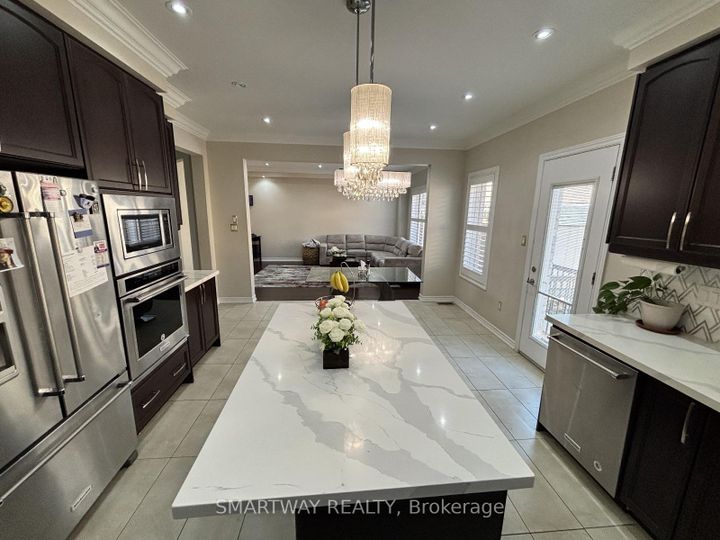 Photo 6 at 25 Bucksaw Street, Northwest Brampton, Brampton