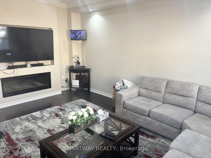 Photo 7 at 25 Bucksaw Street, Northwest Brampton, Brampton