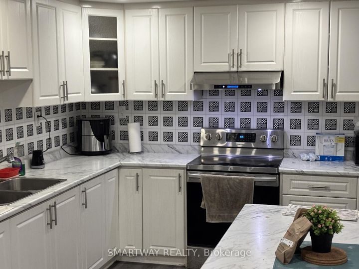 Photo 13 at 25 Bucksaw Street, Northwest Brampton, Brampton