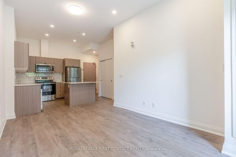 Photo 6 at 106 - 58 Lakeside Terrace, Little Lake, Barrie