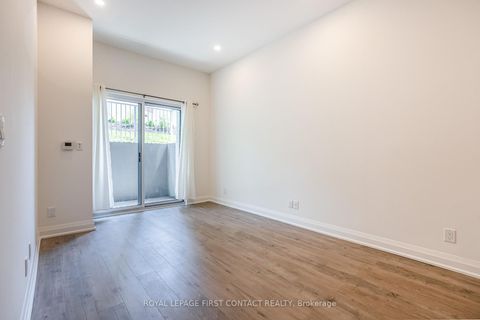 Photo 7 at 106 - 58 Lakeside Terrace, Little Lake, Barrie