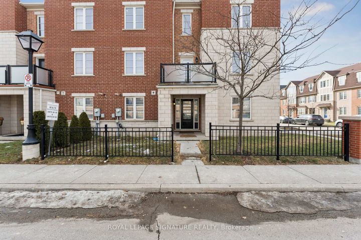 Photo 4 at 122 Baycliffe Crescent, Northwest Brampton, Brampton