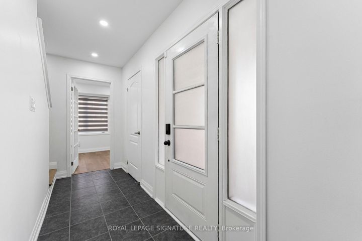 Photo 8 at 122 Baycliffe Crescent, Northwest Brampton, Brampton