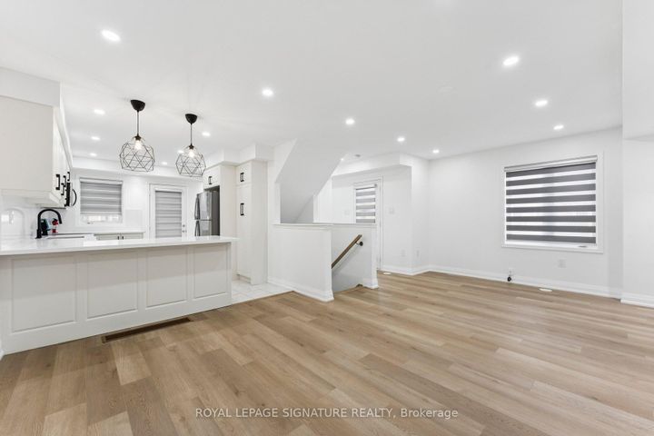 Photo 10 at 122 Baycliffe Crescent, Northwest Brampton, Brampton