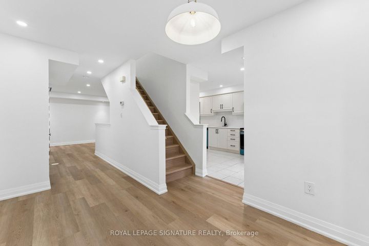 Photo 22 at 122 Baycliffe Crescent, Northwest Brampton, Brampton