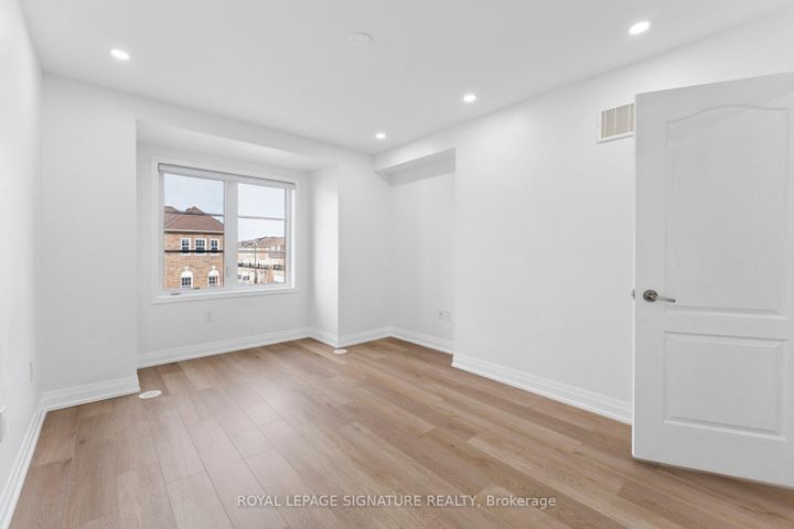 Photo 25 at 122 Baycliffe Crescent, Northwest Brampton, Brampton