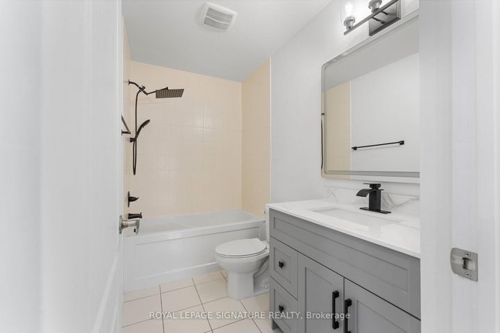 Photo 31 at 122 Baycliffe Crescent, Northwest Brampton, Brampton