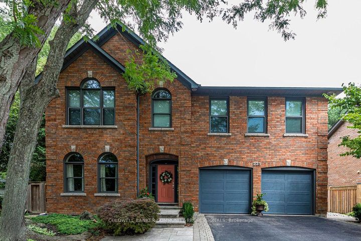 Photo 1 at 223 Briar Hill Crescent, Ancaster, Hamilton