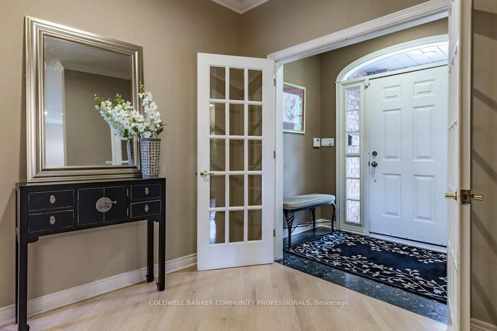 Photo 4 at 223 Briar Hill Crescent, Ancaster, Hamilton