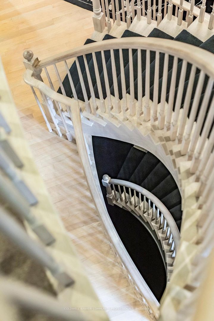 Photo 18 at 223 Briar Hill Crescent, Ancaster, Hamilton