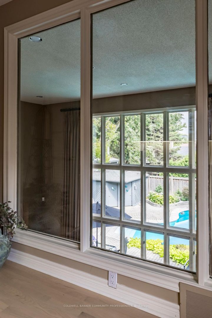 Photo 28 at 223 Briar Hill Crescent, Ancaster, Hamilton