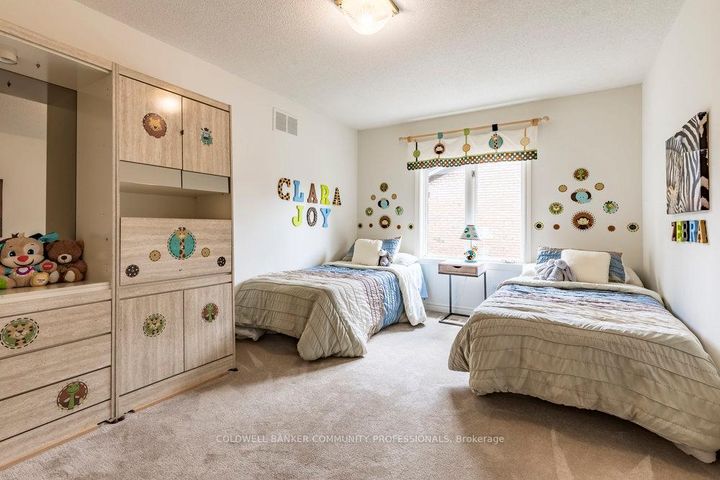 Photo 30 at 223 Briar Hill Crescent, Ancaster, Hamilton