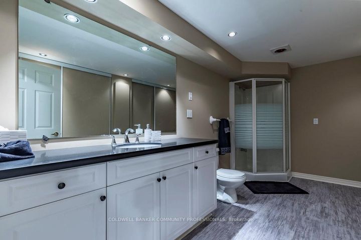 Photo 37 at 223 Briar Hill Crescent, Ancaster, Hamilton