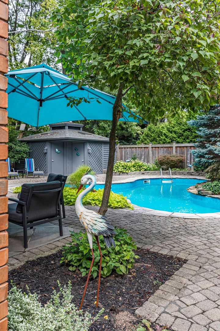 Photo 38 at 223 Briar Hill Crescent, Ancaster, Hamilton