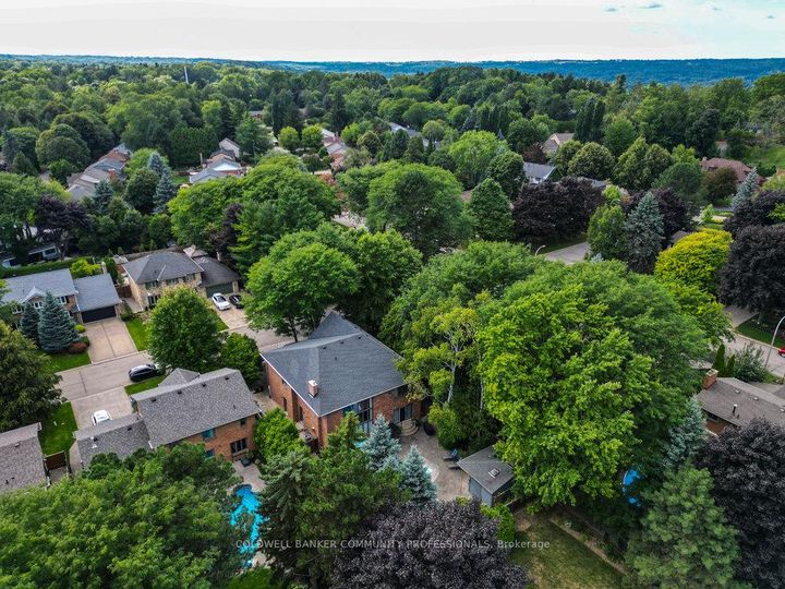 Photo 46 at 223 Briar Hill Crescent, Ancaster, Hamilton